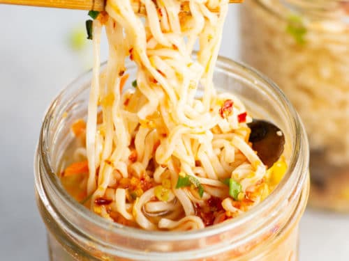 This Mason Jar Chicken Ramen Recipe Is a Serious Upgrade From Dorm-Room  Noodles - Brit + Co