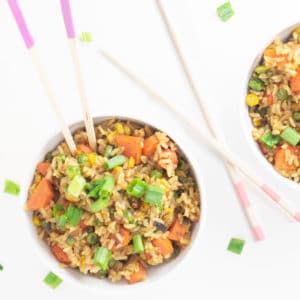 Quick and Healthy Vegan Fried Rice -- It only takes a few ingredients to create this easy plant based meal that's perfect for weeknights. - mindfulavocado