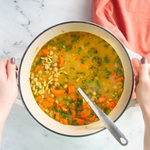 Vegan Chicken Noodle Soup {with Chickpeas!} + VIDEO - Mindful Avocado