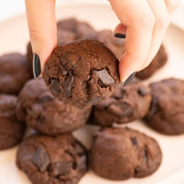 vegan double chocolate cookies